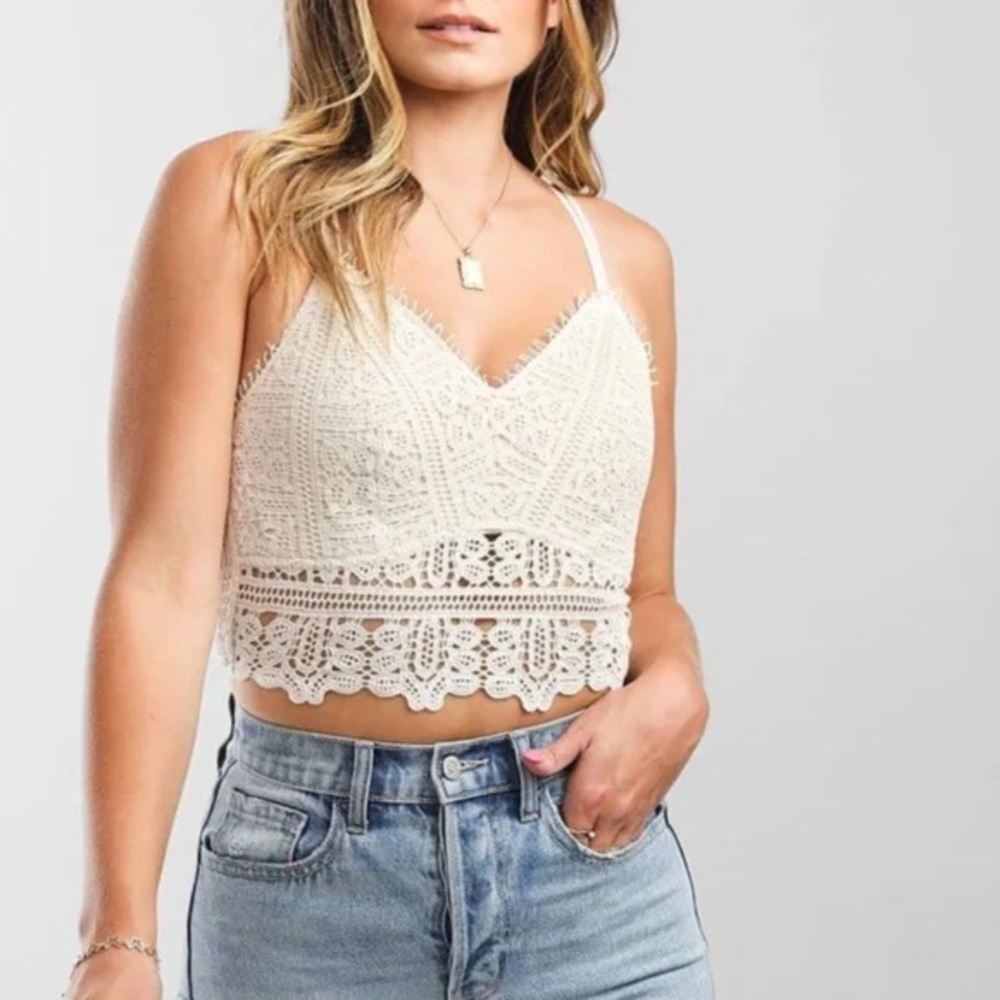 Willow & Root White Eyelet Crop Tank Top with Back Rouching size Small